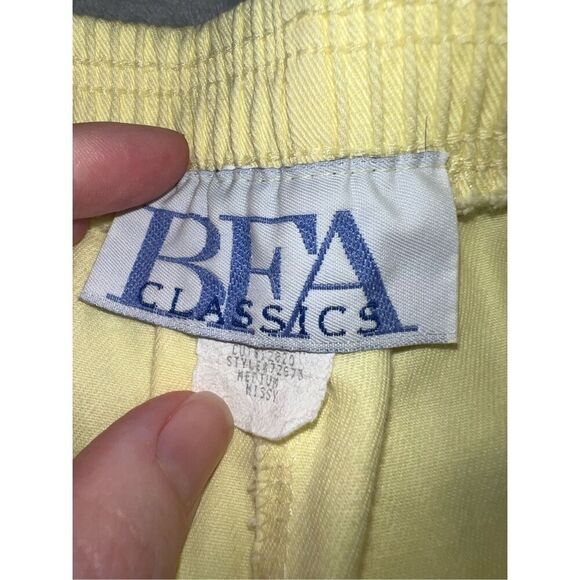 Vintage Yellow Stretch Waist Surf Style Shorts. MEDIUM - Picture 4 of 8